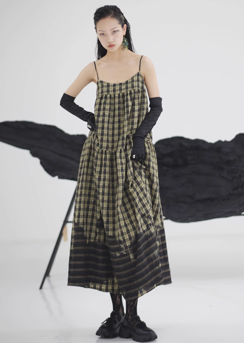 値下げしました。minni perhonen グレー チェック柄 ワンピース グレー チェック柄 ロングワンピース M(チェック柄シャーリング